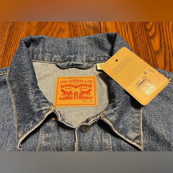 Levis Trucker Jacket Baggy SilverTab Denim - Size Mens Medium - New MSRP: $98 - Picture 4 of 4